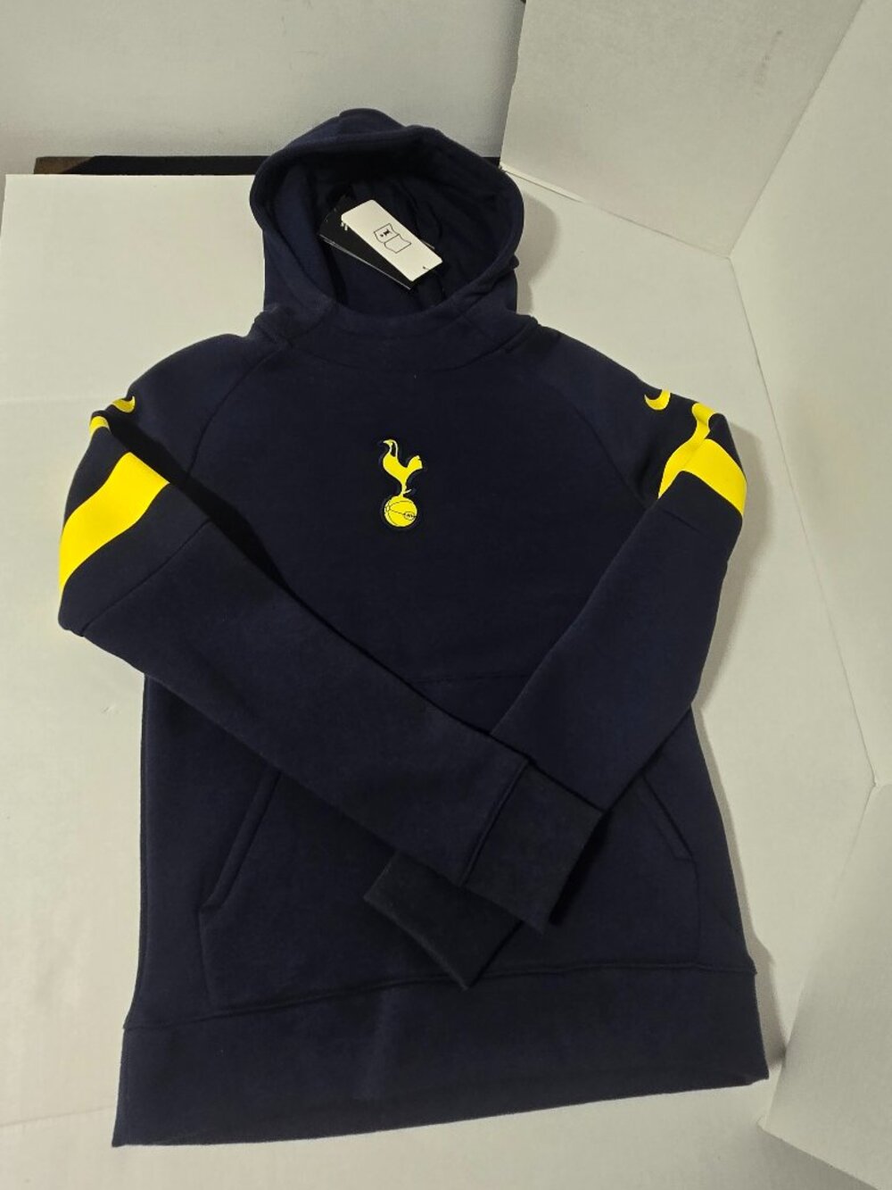 🔥 Nike Tottenham Hotspur Youth Hoodie NWT – Size M – Spurs Soccer